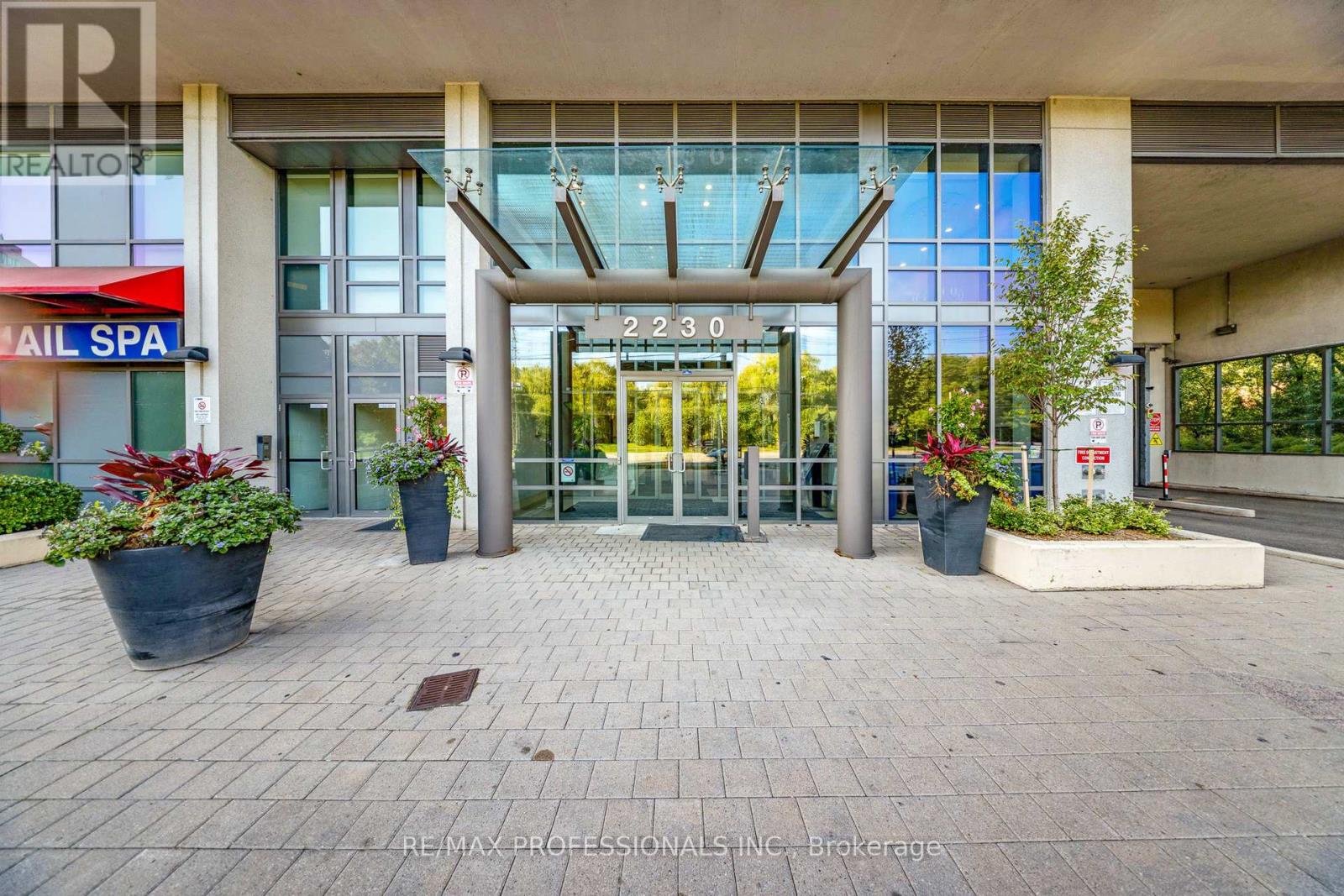 4203 - 2230 Lake Shore Boulevard W, Toronto, Ontario  M8V 0B2 - Photo 2 - W12433433