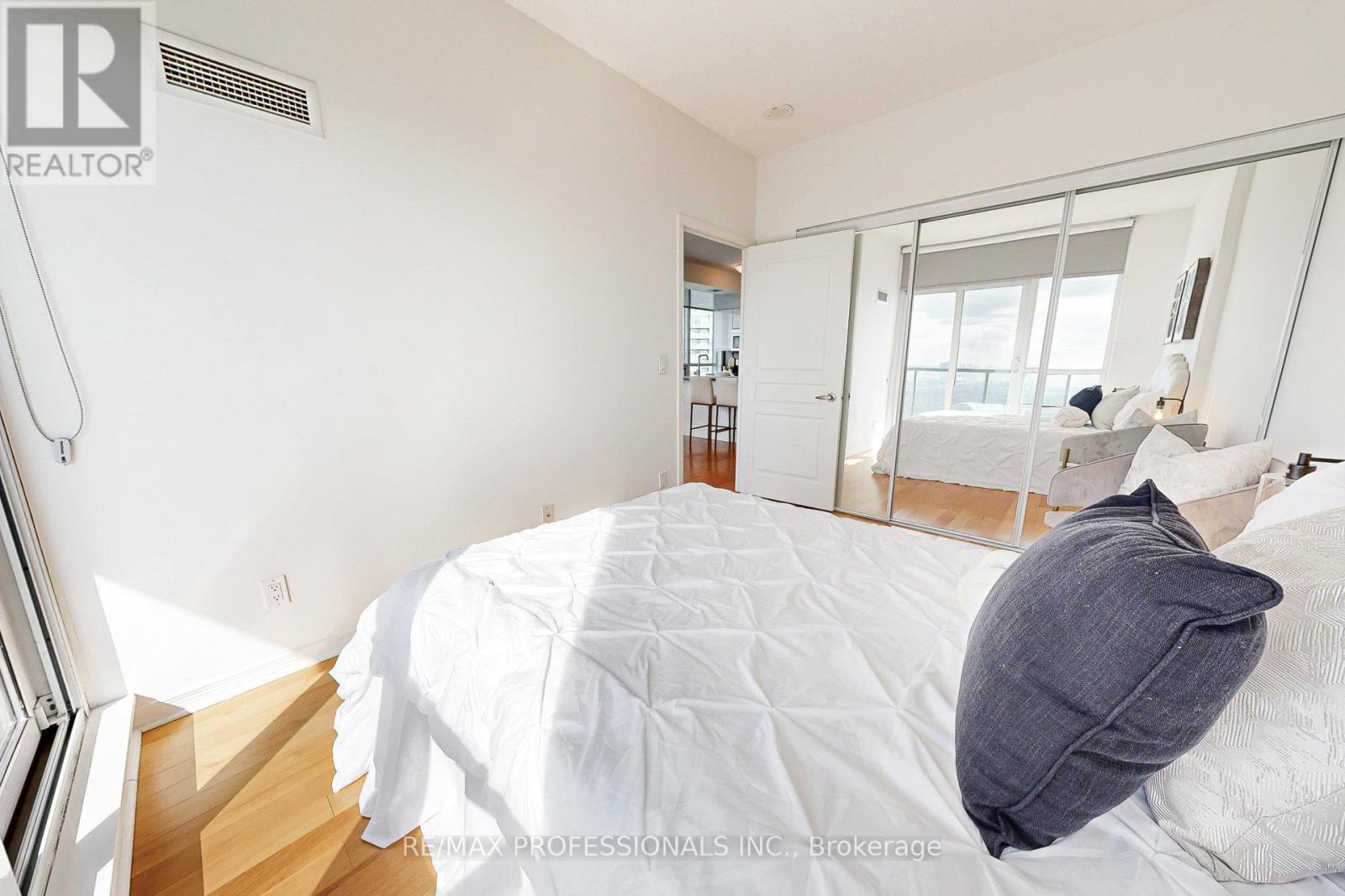 4203 - 2230 Lake Shore Boulevard W, Toronto, Ontario  M8V 0B2 - Photo 30 - W12433433