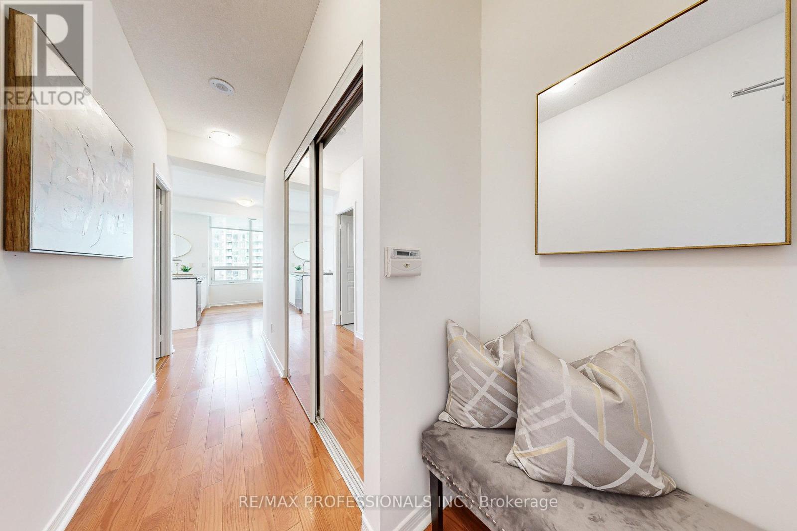 4203 - 2230 Lake Shore Boulevard W, Toronto, Ontario  M8V 0B2 - Photo 4 - W12433433