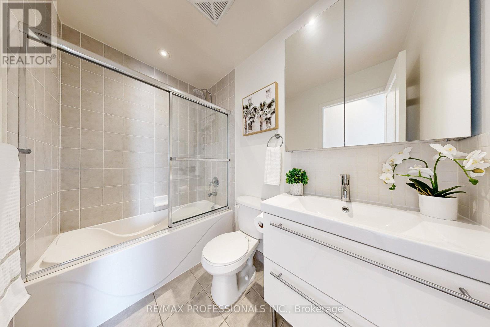 4203 - 2230 Lake Shore Boulevard W, Toronto, Ontario  M8V 0B2 - Photo 5 - W12433433