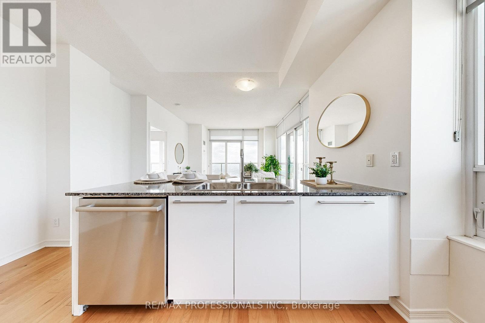 4203 - 2230 Lake Shore Boulevard W, Toronto, Ontario  M8V 0B2 - Photo 9 - W12433433