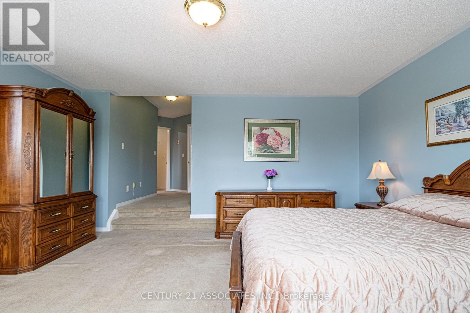 5817 Sidmouth Street, Mississauga, Ontario  L5V 2K3 - Photo 20 - W12433437