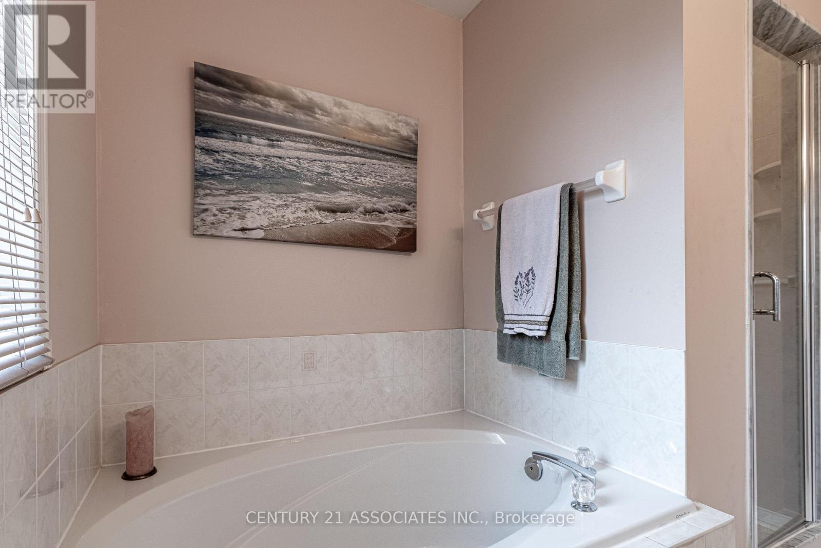 5817 Sidmouth Street, Mississauga, Ontario  L5V 2K3 - Photo 22 - W12433437