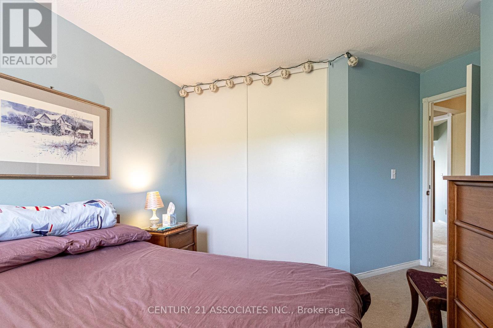 5817 Sidmouth Street, Mississauga, Ontario  L5V 2K3 - Photo 25 - W12433437
