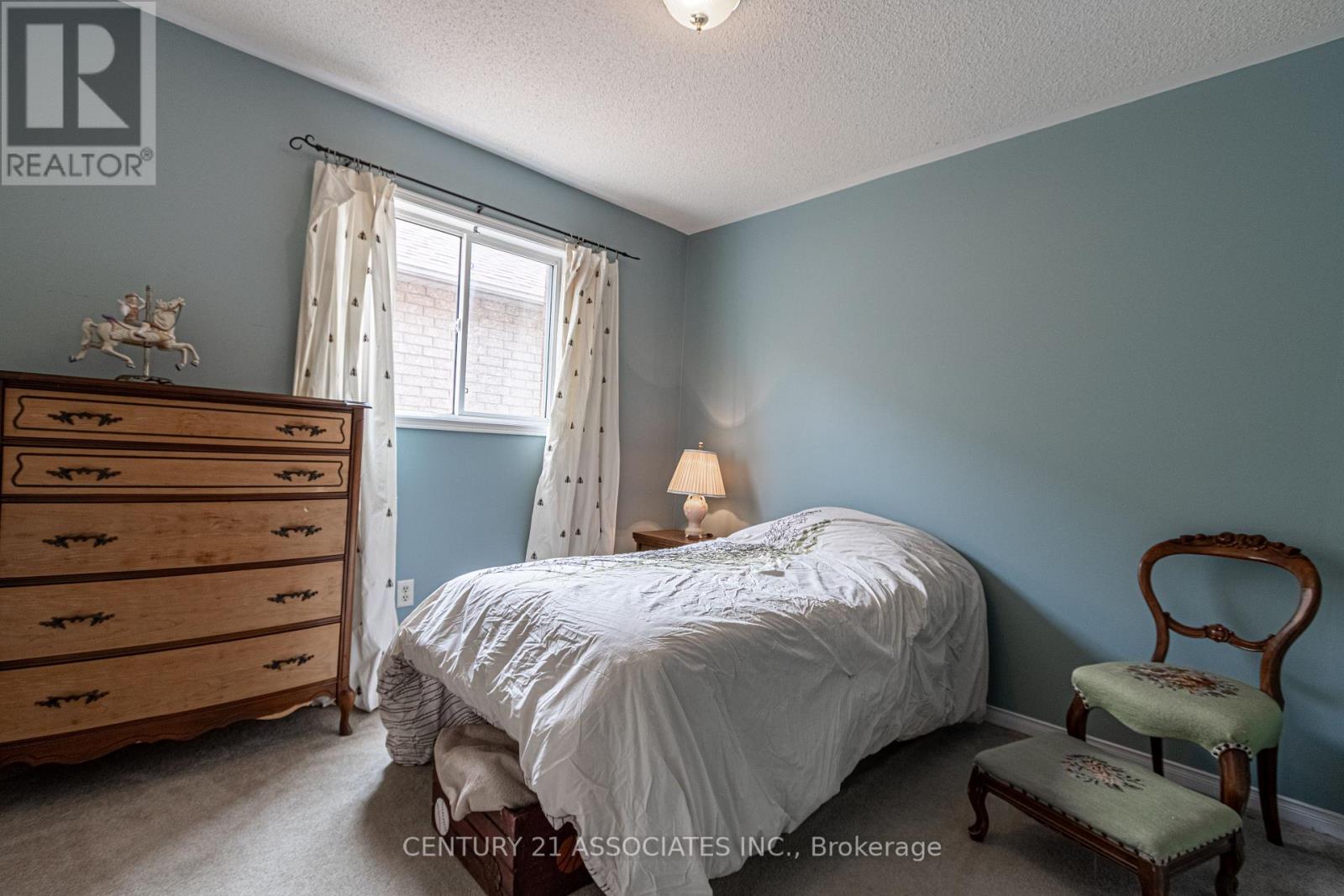 5817 Sidmouth Street, Mississauga, Ontario  L5V 2K3 - Photo 26 - W12433437