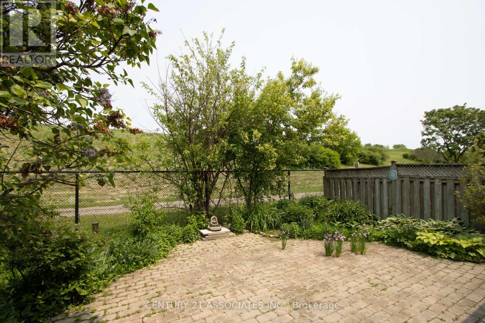 5817 Sidmouth Street, Mississauga, Ontario  L5V 2K3 - Photo 37 - W12433437