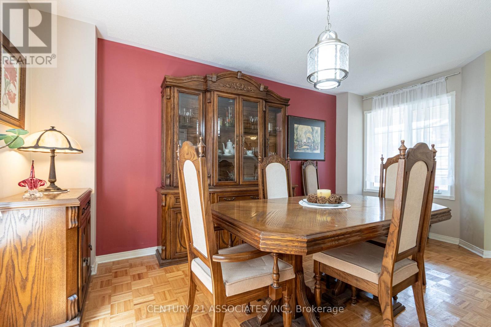 5817 Sidmouth Street, Mississauga, Ontario  L5V 2K3 - Photo 6 - W12433437