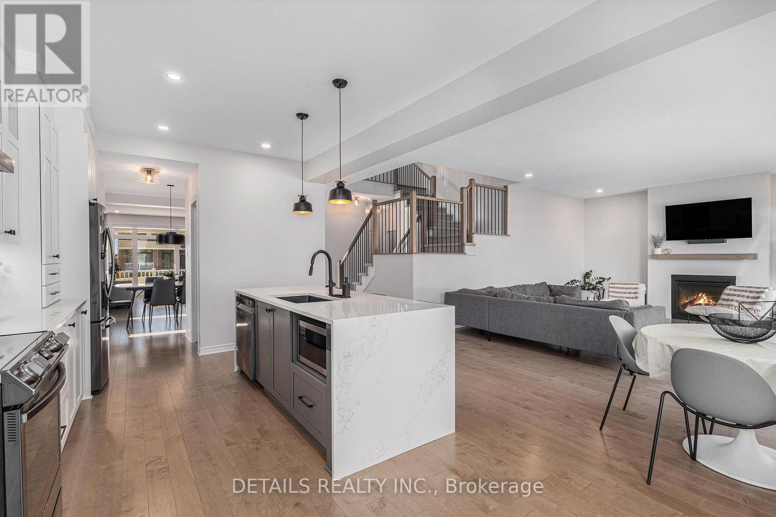480 Famille Laporte Avenue S, Ottawa, Ontario  K4A 1J6 - Photo 6 - X12433465