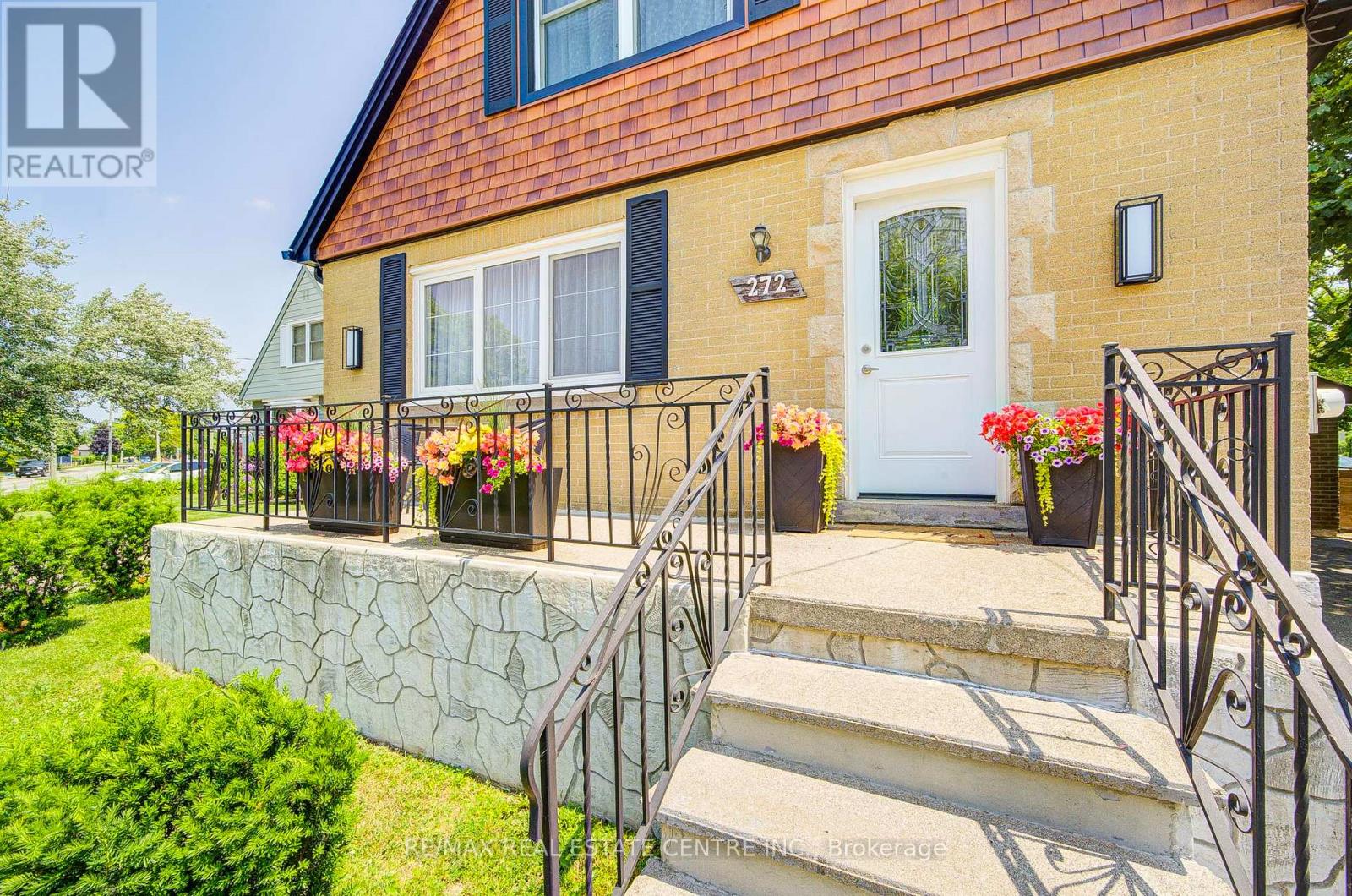 272 Grantham Avenue, St. Catharines, Ontario  L2M 4Z9 - Photo 3 - X12433421