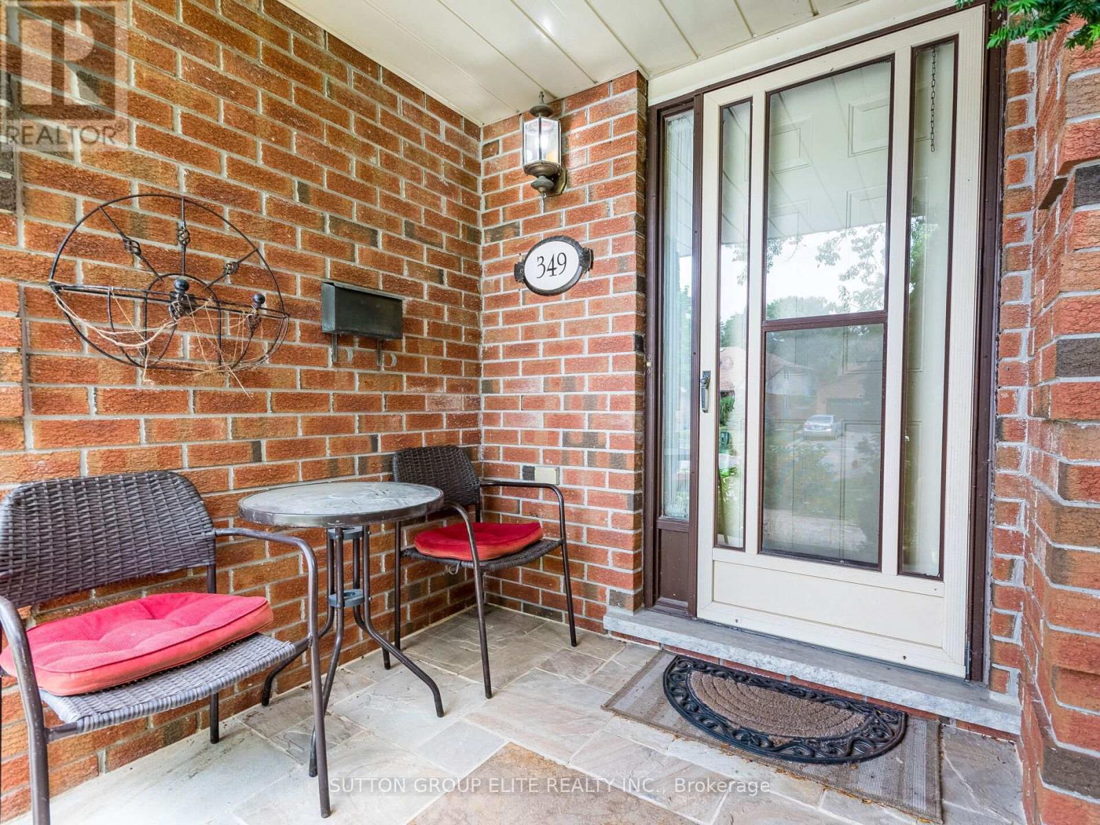 349 Ironwood Road, Guelph, Ontario  N1G 3P2 - Photo 2 - X12433428