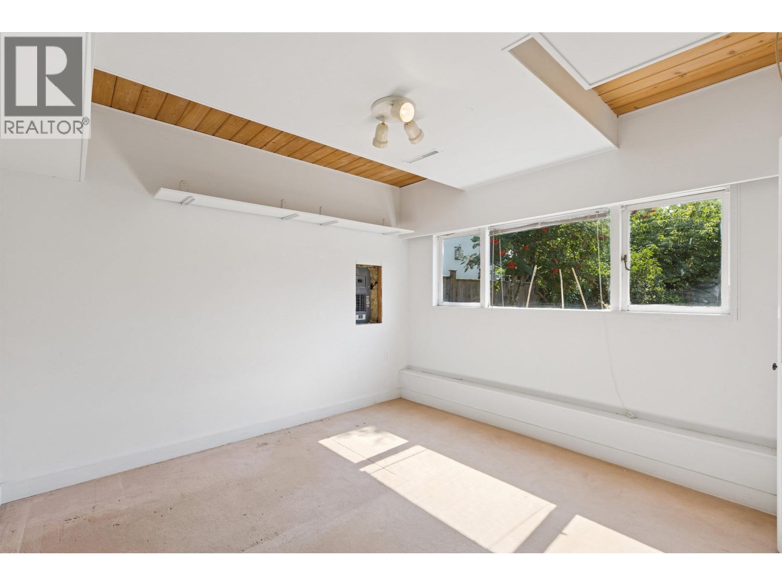 1023 Arlington Crescent, North Vancouver, British Columbia  V7R 1K8 - Photo 11 - R3053514