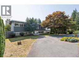 1023 ARLINGTON CRESCENT
