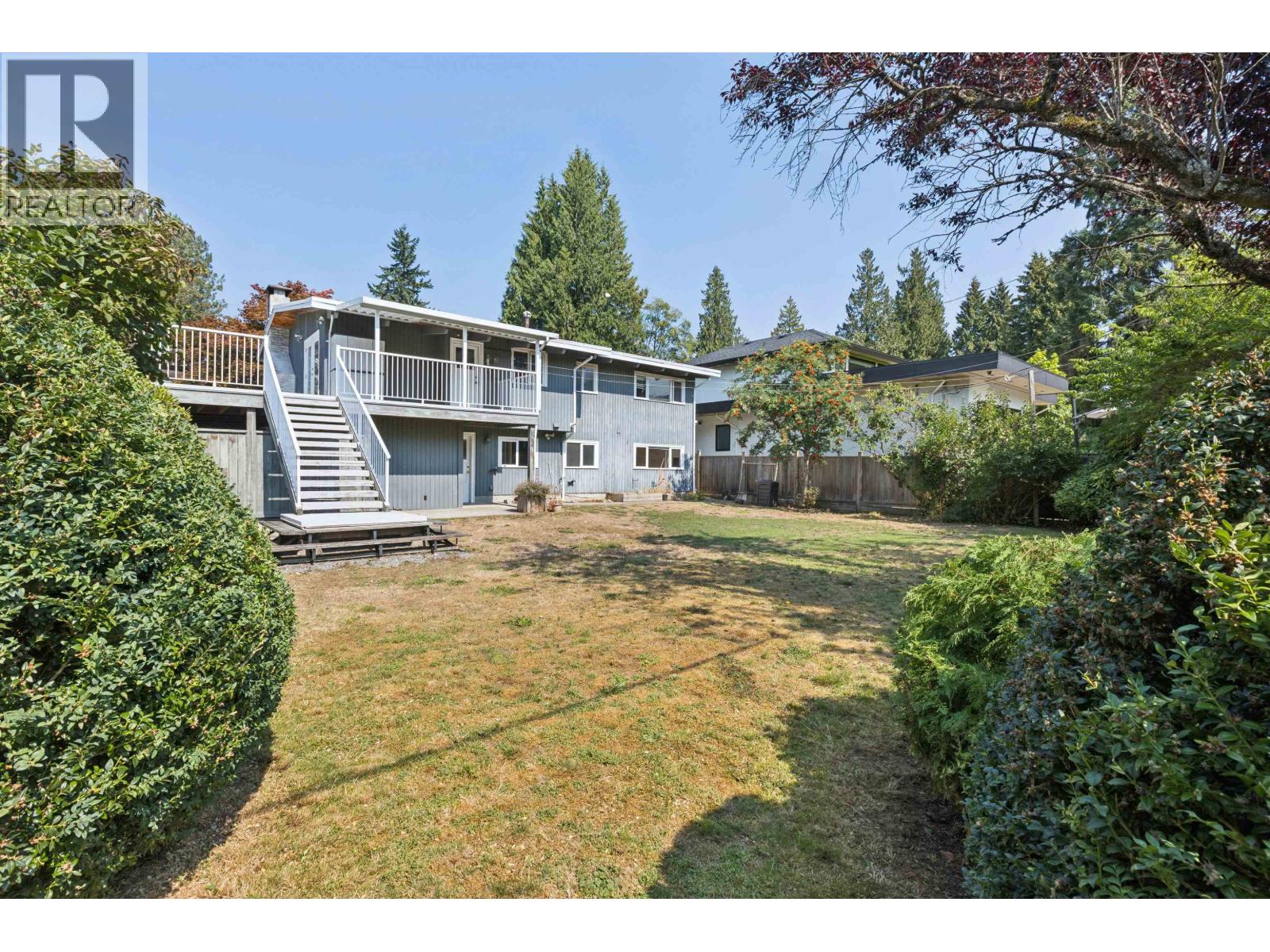 1023 Arlington Crescent, North Vancouver, British Columbia  V7R 1K8 - Photo 2 - R3053514
