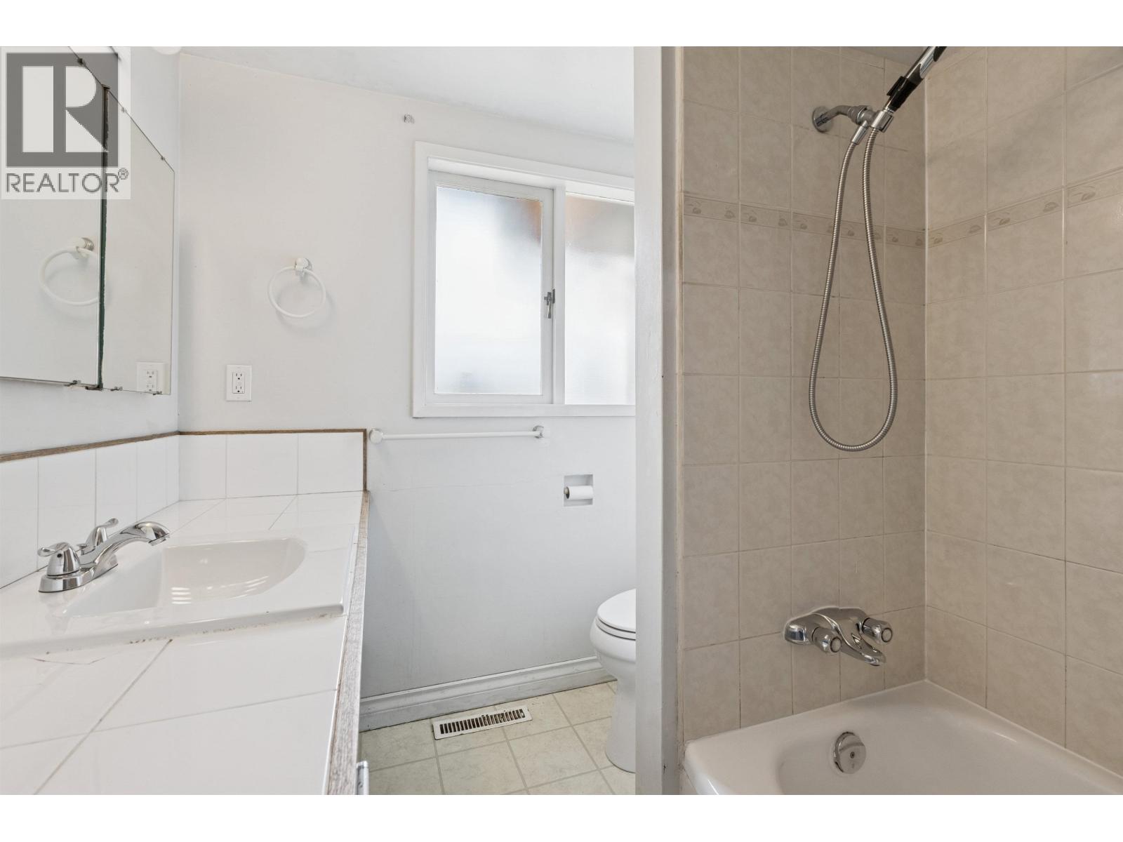 1023 Arlington Crescent, North Vancouver, British Columbia  V7R 1K8 - Photo 9 - R3053514