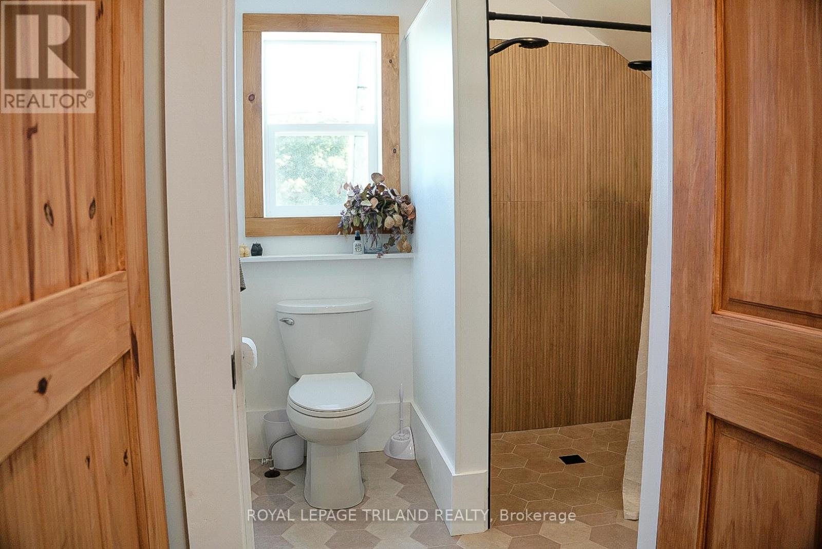 71 Huron Street, Huron-Kinloss, Ontario  N0G 2R0 - Photo 24 - X12422954