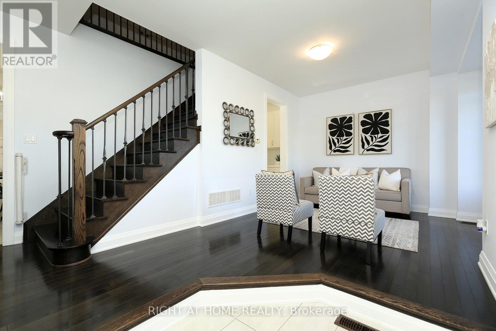 63 East's Corner Boulevard, Vaughan, Ontario  L4H 3Z7 - Photo 5 - N12433467