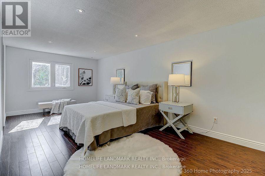 30 Misty Moor Drive, Richmond Hill, Ontario  L4C 6R1 - Photo 1 - N12433474