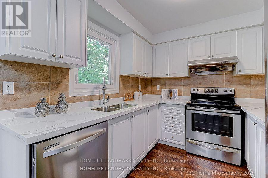 30 Misty Moor Drive, Richmond Hill, Ontario  L4C 6R1 - Photo 15 - N12433474