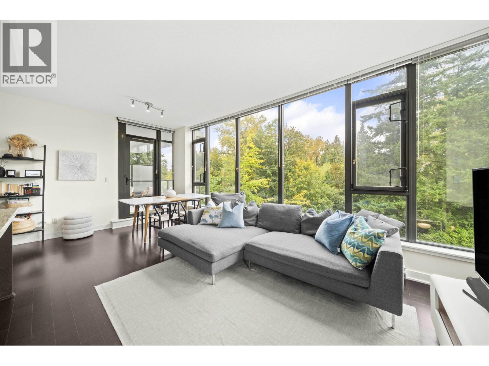 603 7088 18th Avenue, Burnaby, British Columbia  V3N 0A2 - Photo 2 - R3053149