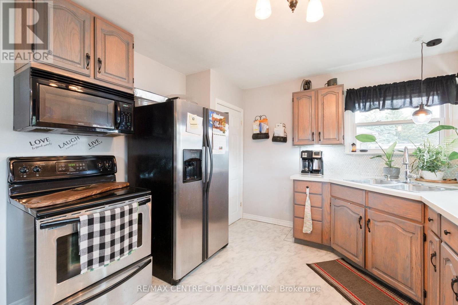 168 Fairview Avenue, St. Thomas, Ontario  N5R 4Y1 - Photo 11 - X12433483