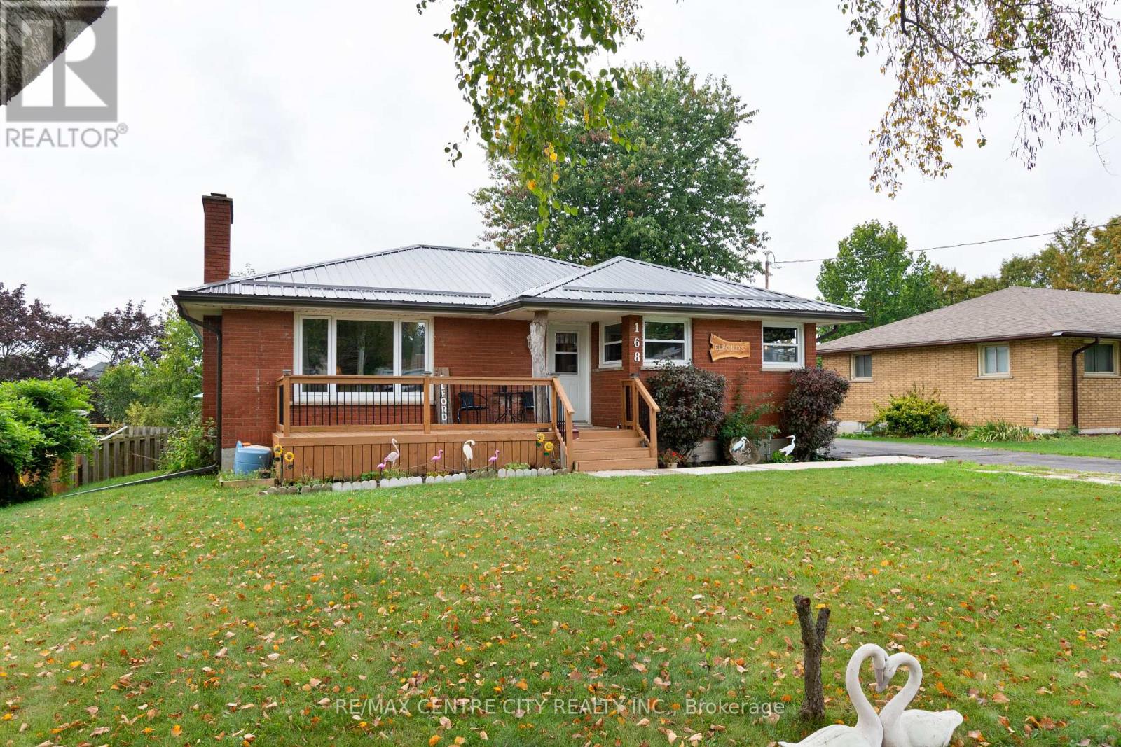 168 Fairview Avenue, St. Thomas, Ontario  N5R 4Y1 - Photo 2 - X12433483