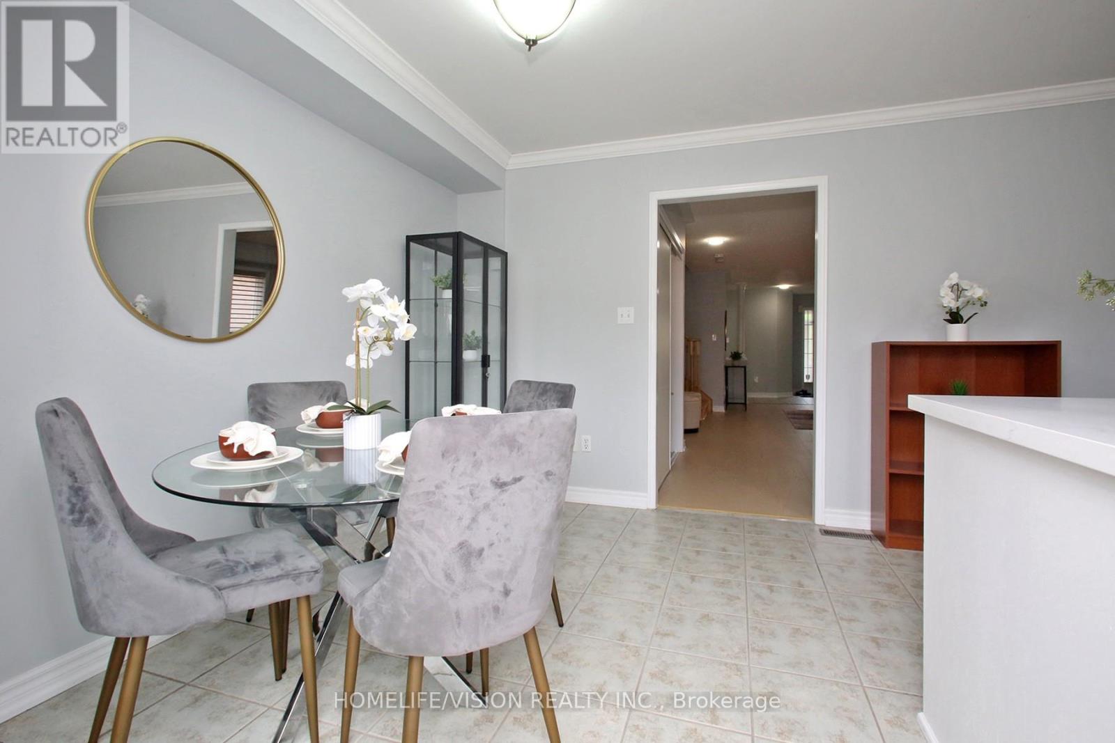 3810 Foxborough Trail, Mississauga, Ontario  L5N 7W4 - Photo 14 - W12433470