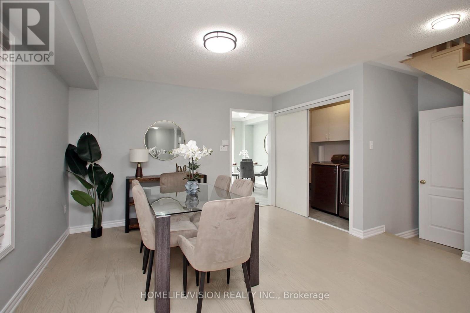 3810 Foxborough Trail, Mississauga, Ontario  L5N 7W4 - Photo 16 - W12433470