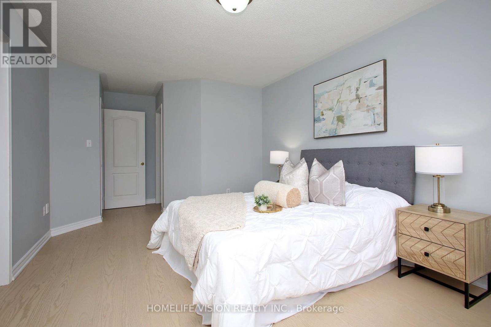 3810 Foxborough Trail, Mississauga, Ontario  L5N 7W4 - Photo 22 - W12433470