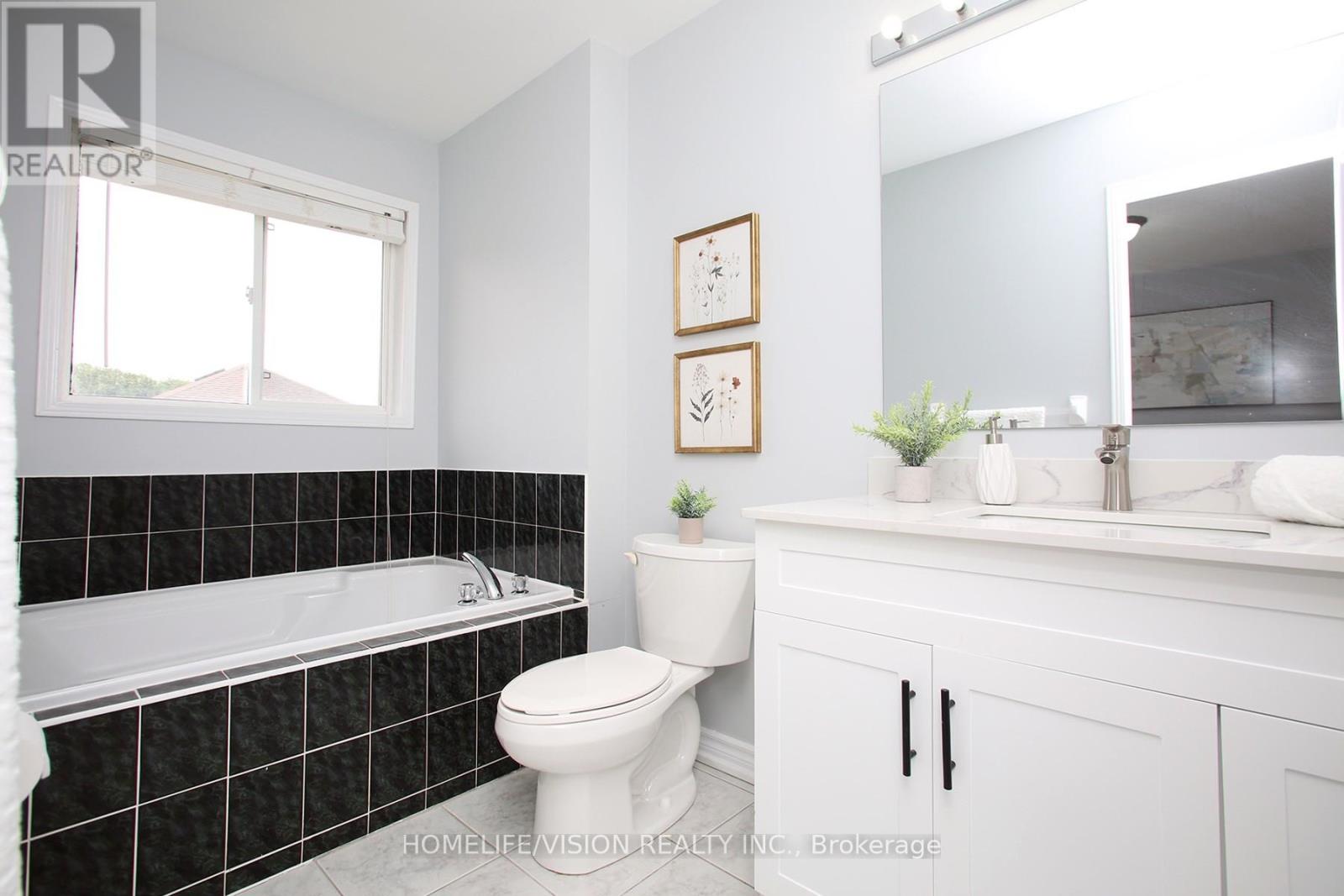 3810 Foxborough Trail, Mississauga, Ontario  L5N 7W4 - Photo 25 - W12433470