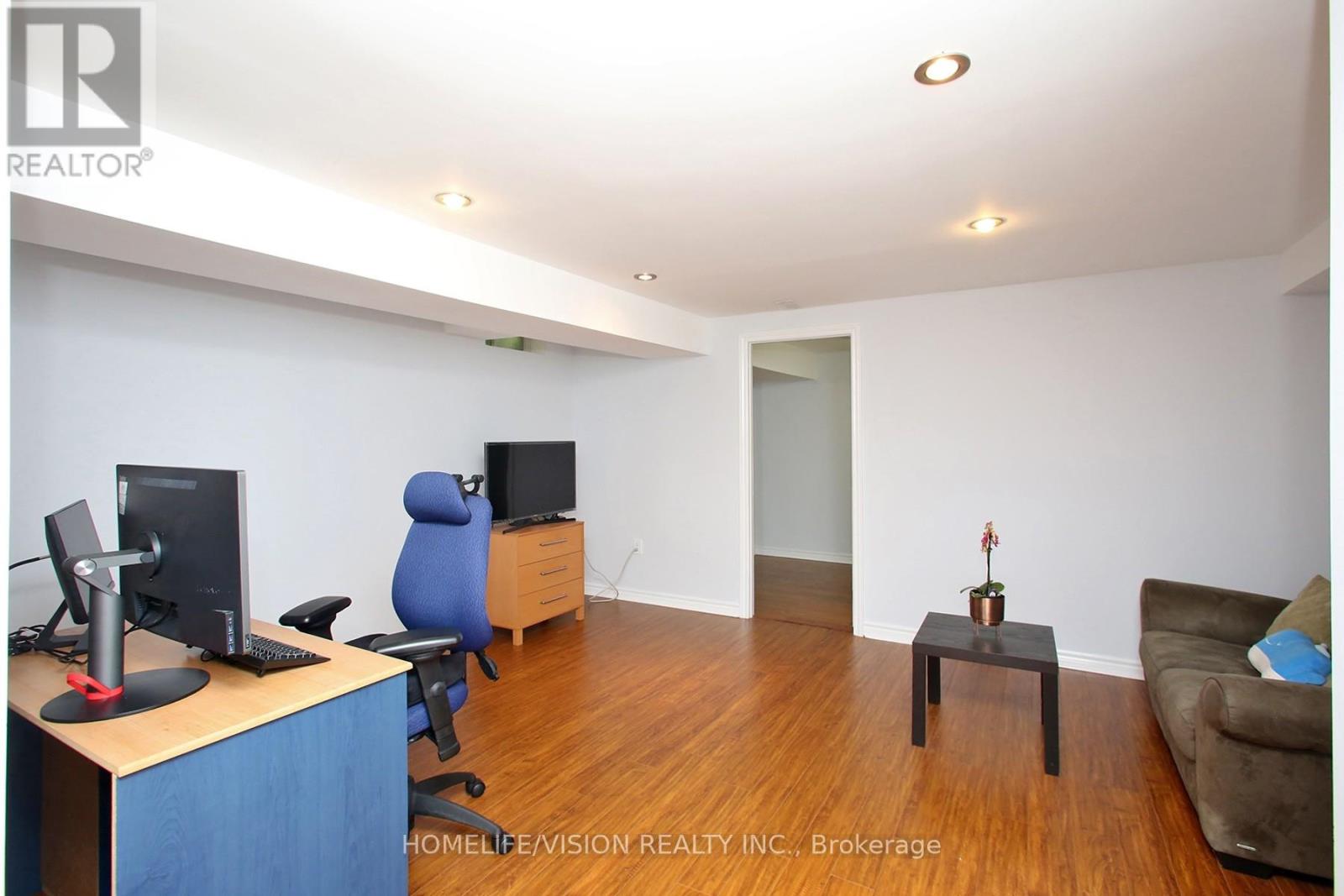3810 Foxborough Trail, Mississauga, Ontario  L5N 7W4 - Photo 32 - W12433470