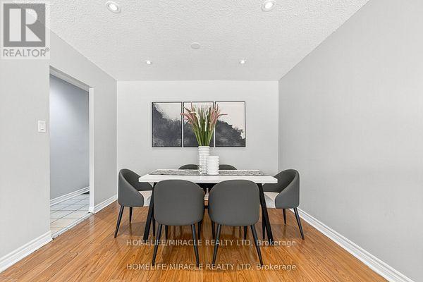 95 Greenbriar Road, Brampton, Ontario  L6S 2A4 - Photo 11 - W12433476