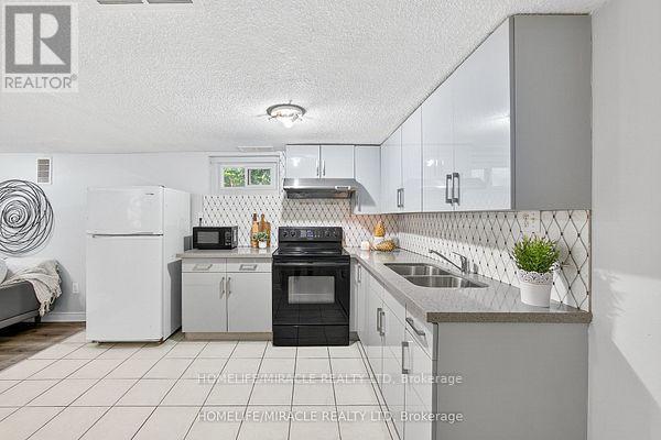 95 Greenbriar Road, Brampton, Ontario  L6S 2A4 - Photo 36 - W12433476
