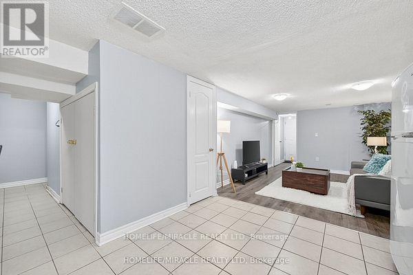 95 Greenbriar Road, Brampton, Ontario  L6S 2A4 - Photo 38 - W12433476