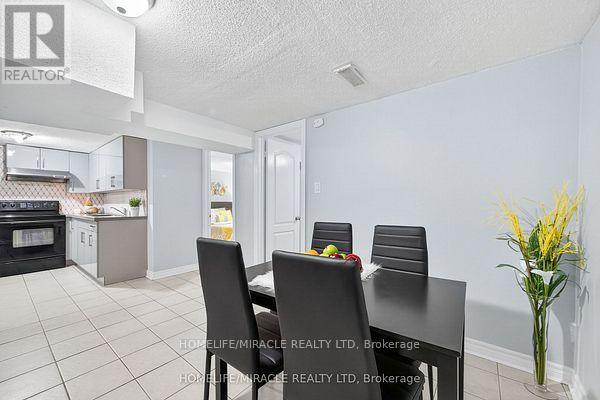 95 Greenbriar Road, Brampton, Ontario  L6S 2A4 - Photo 40 - W12433476