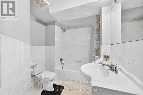 95 Greenbriar Road, Brampton, Ontario  L6S 2A4 - Photo 45 - W12433476