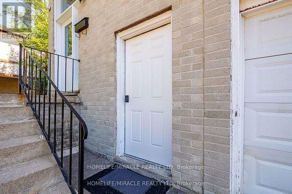 95 Greenbriar Road, Brampton, Ontario  L6S 2A4 - Photo 48 - W12433476