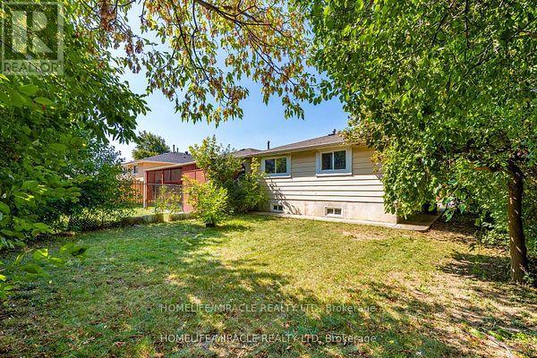 95 Greenbriar Road, Brampton, Ontario  L6S 2A4 - Photo 50 - W12433476
