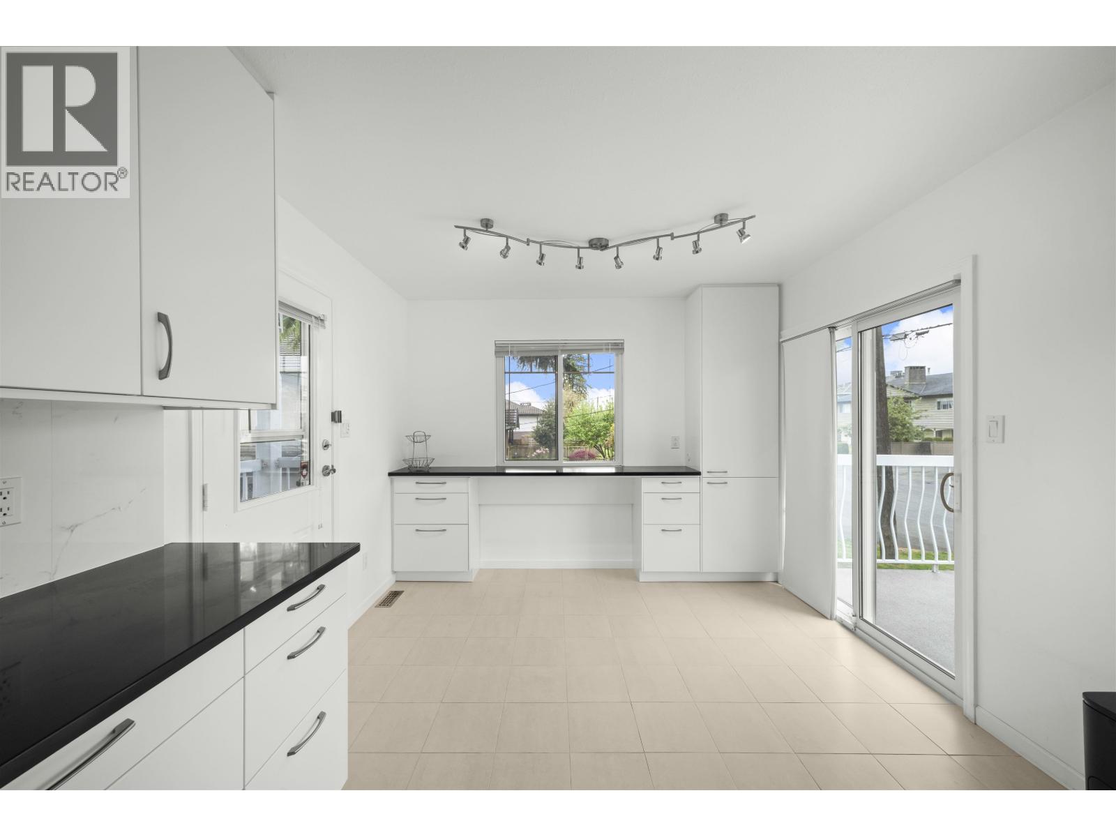 4398 Hurst Street, Burnaby, British Columbia  V5J 1M9 - Photo 11 - R3053553