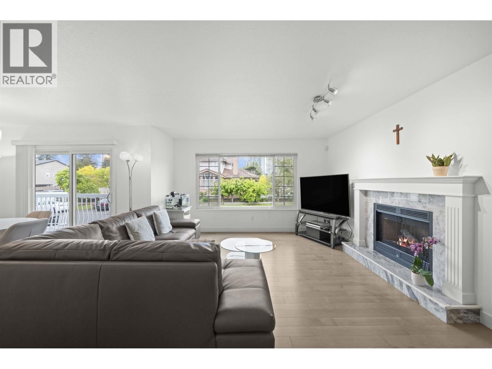 4398 Hurst Street, Burnaby, British Columbia  V5J 1M9 - Photo 6 - R3053553