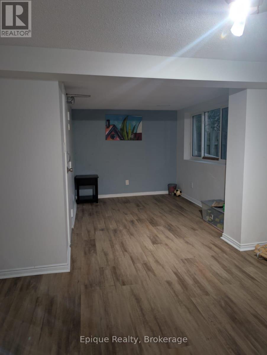 9 - 30 Green Valley Drive, Kitchener, Ontario  N2P 1G8 - Photo 1 - X12433471