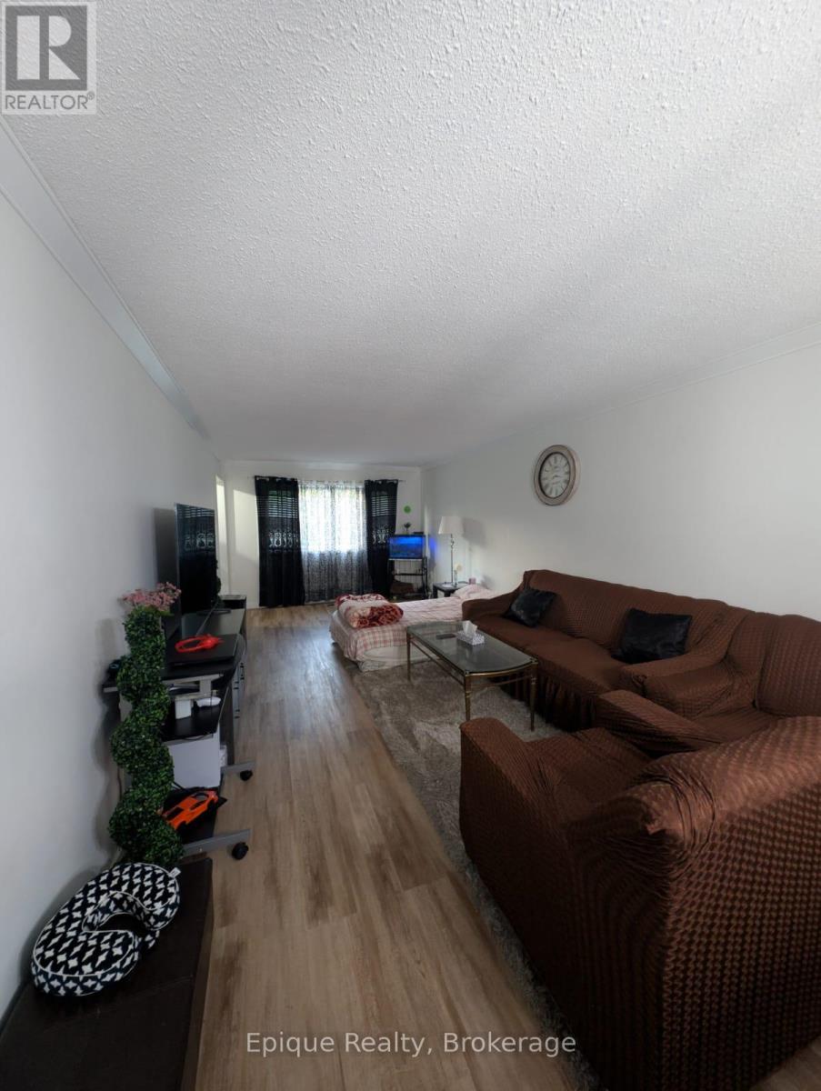 9 - 30 Green Valley Drive, Kitchener, Ontario  N2P 1G8 - Photo 4 - X12433471