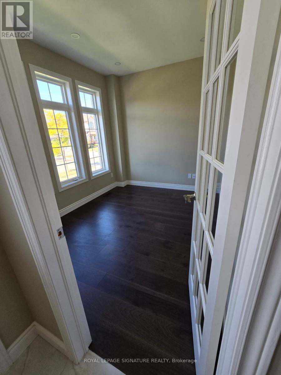 152 Mcknight Avenue, Hamilton, Ontario  L0R 2H7 - Photo 3 - X12415047