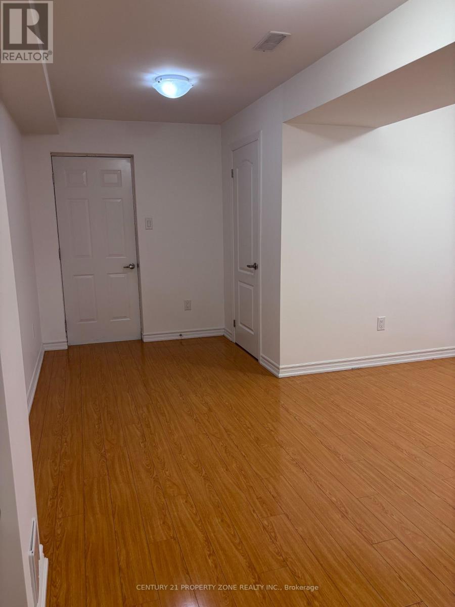19 Angelgate Road (Basement) Road E, Brampton, Ontario  L6Y 0X8 - Photo 10 - W12405489