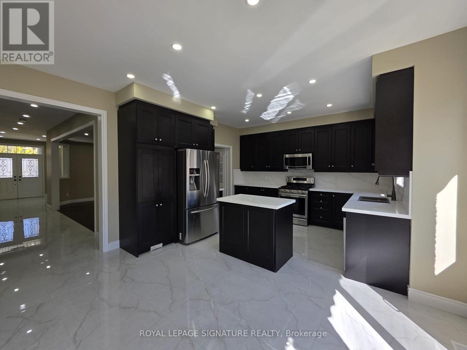 152 Mcknight Avenue, Hamilton, Ontario  L0R 2H7 - Photo 6 - X12415047