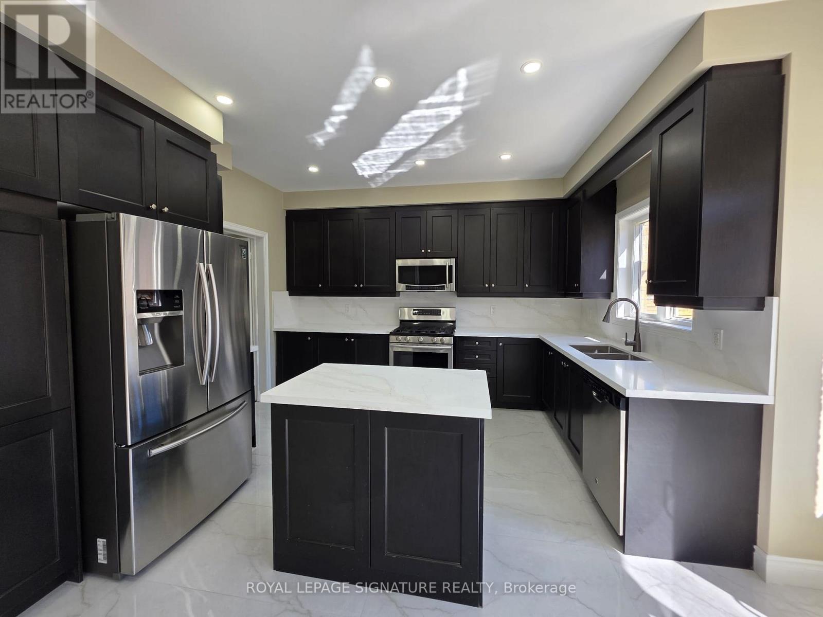 152 Mcknight Avenue, Hamilton, Ontario  L0R 2H7 - Photo 7 - X12415047