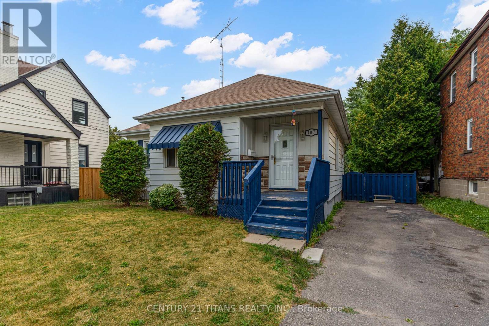 107 Wilson Road N, Oshawa, Ontario  L1G 6E1 - Photo 4 - E12433484