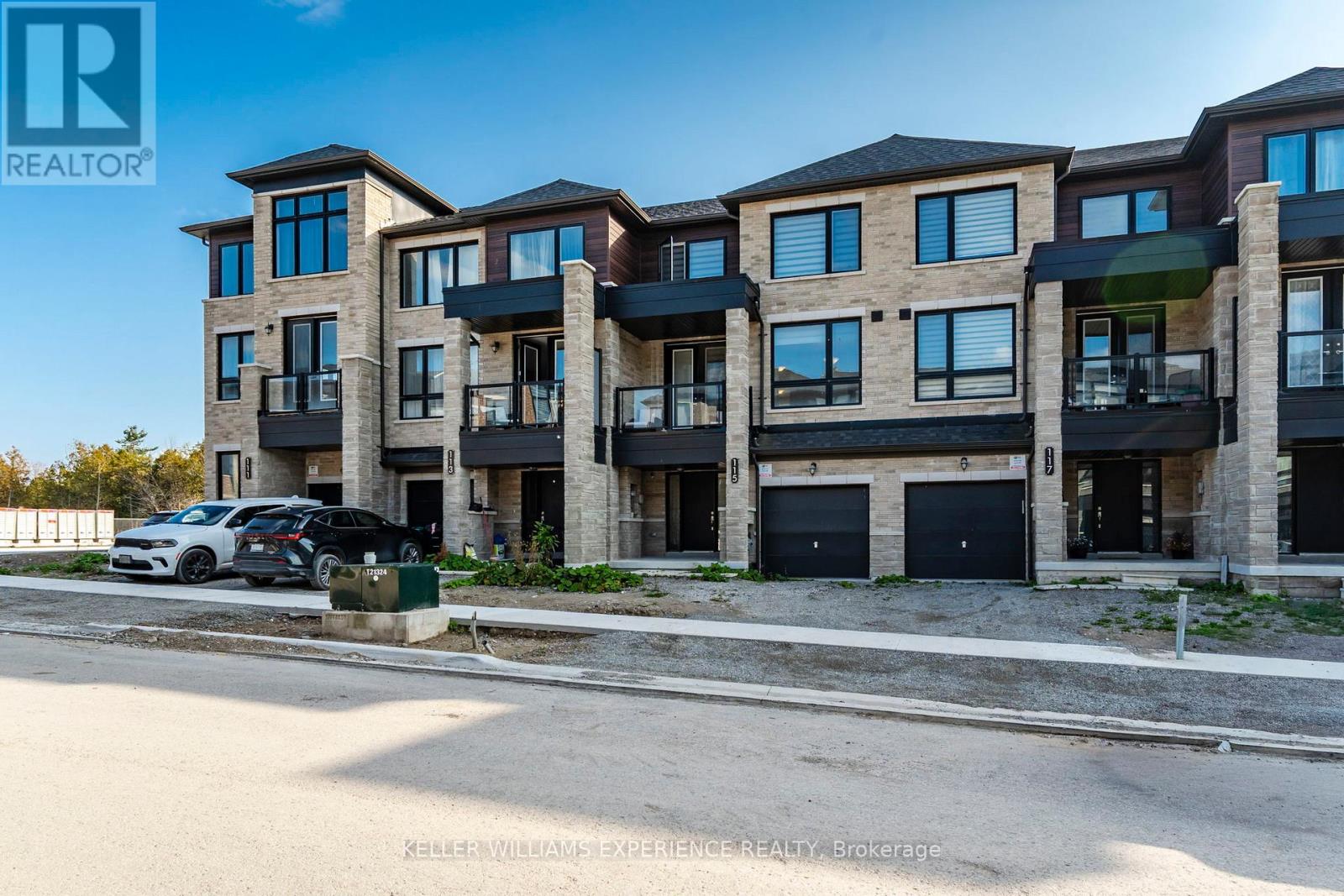 115 Blue Forest Crescent, Barrie, Ontario  L9J 0N7 - Photo 2 - S12433249