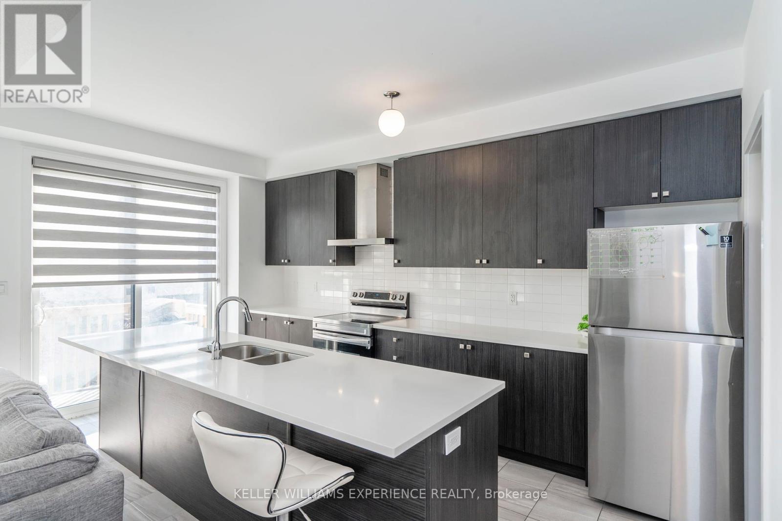 115 Blue Forest Crescent, Barrie, Ontario  L9J 0N7 - Photo 8 - S12433249