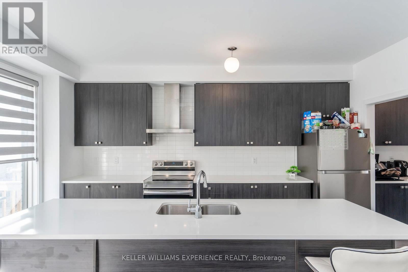 115 Blue Forest Crescent, Barrie, Ontario  L9J 0N7 - Photo 9 - S12433249