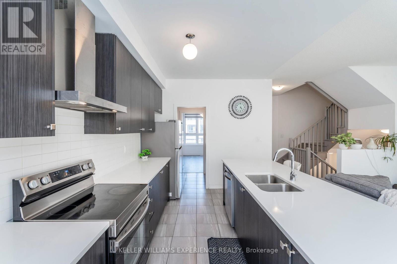 115 Blue Forest Crescent, Barrie, Ontario  L9J 0N7 - Photo 7 - S12433249